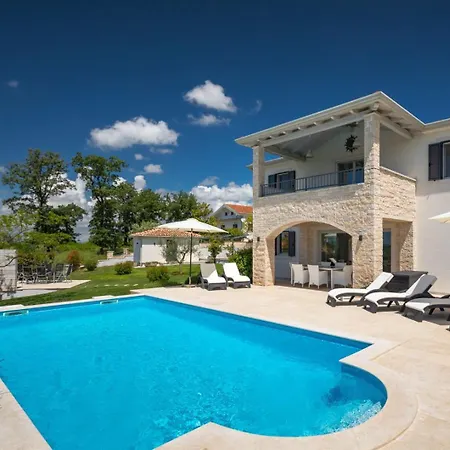 Villa Beautiful Marika With Pool In Vizinada *