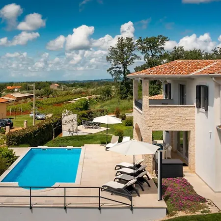 Beautiful Marika With Pool In Vizinada Villa Lasci