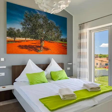 Villa Beautiful Marika With Pool In Vizinada *