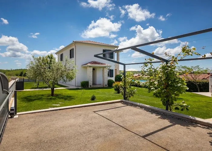 Villa Beautiful Marika With Pool In Vizinada