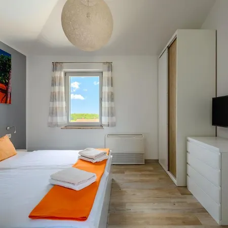 别墅 Beautiful Marika With Pool In Vizinada Lasci