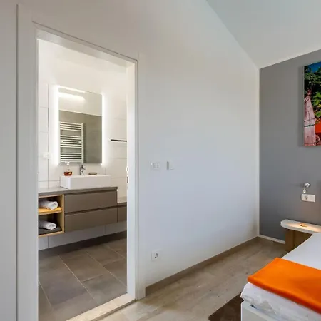 别墅 Beautiful Marika With Pool In Vizinada *