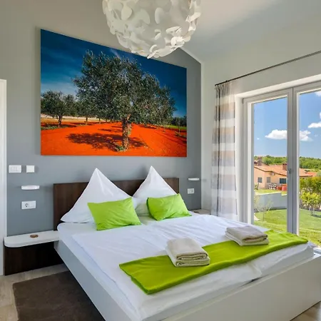 Beautiful Marika With Pool In Vizinada 别墅