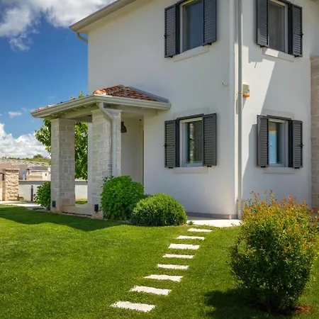 别墅 Beautiful Marika With Pool In Vizinada