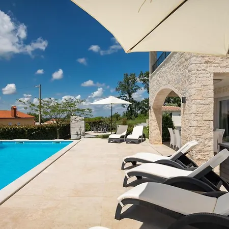 Beautiful Marika With Pool In Vizinada Villa *